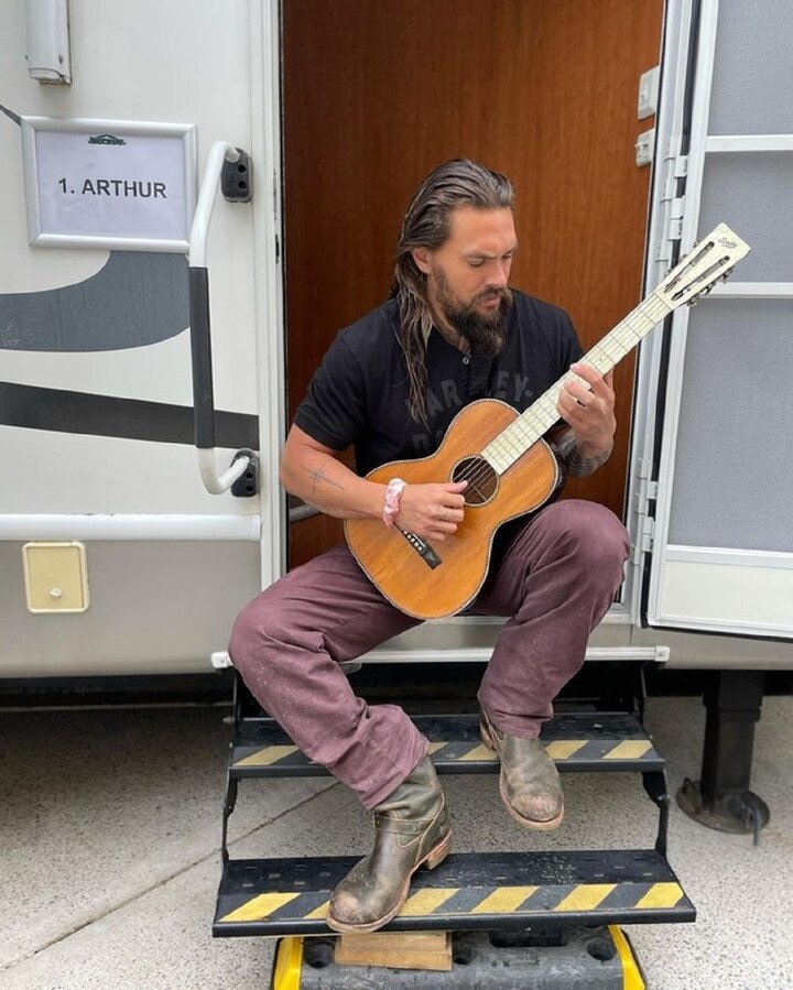 Jason Momoa chose a wandering lifestyle after his divorce.