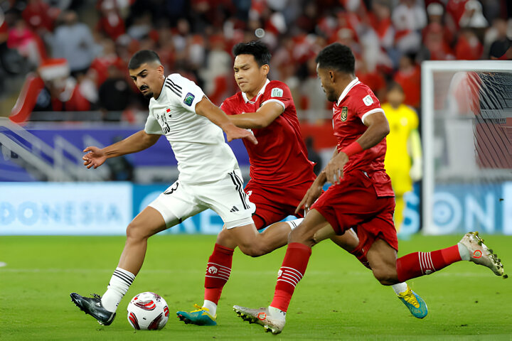 Đội tuyển Indonesia chơi lép vế trước Iraq.