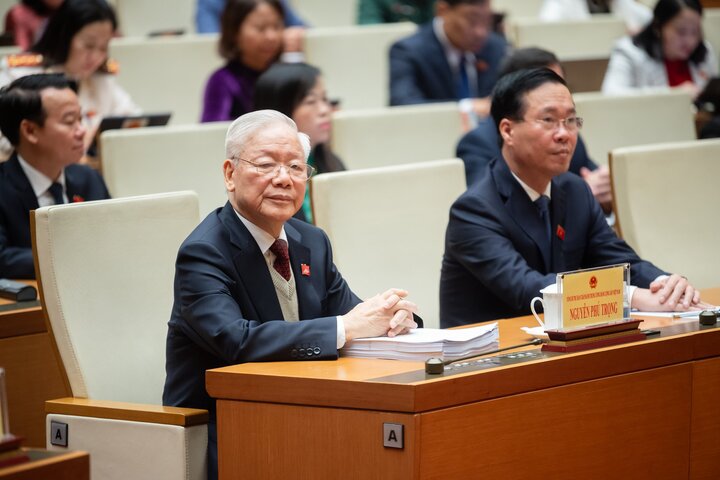 Tổng Bí thư Nguyễn Phú Trọng, Chủ tịch nước Võ Văn Thưởng dự phiên khai mạc kỳ họp.
