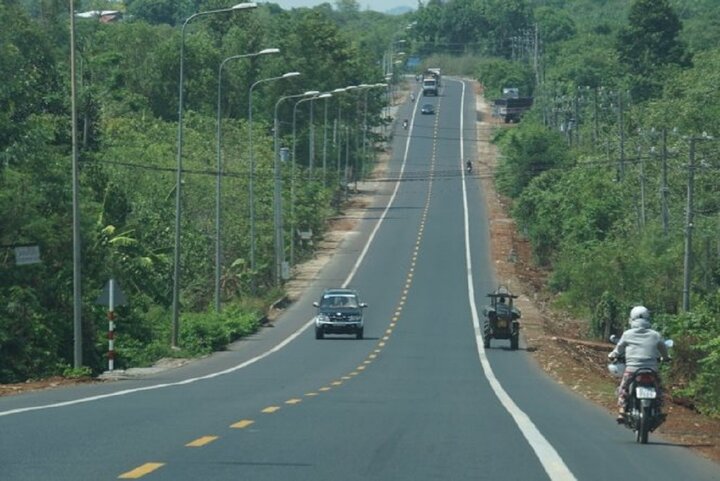 Vạch trắng nét liền. (Ảnh minh hoạ).