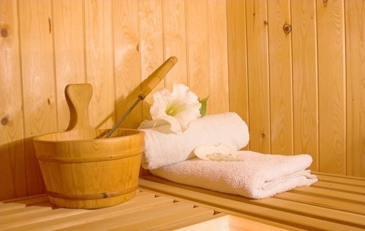 Xông hơi sau khi nhậu giúp tăng bài tiết cồn thông qua tuyến mồ hôi nhưng hiệu quả rất ít. (Ảnh minh hoạ)