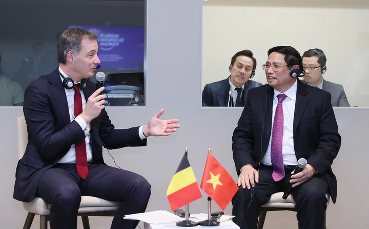 Thủ tướng Phạm Minh Chính bày tỏ vui mừng gặp lại Thủ tướng Alexander De Croo sau một năm thăm chính thức Bỉ.