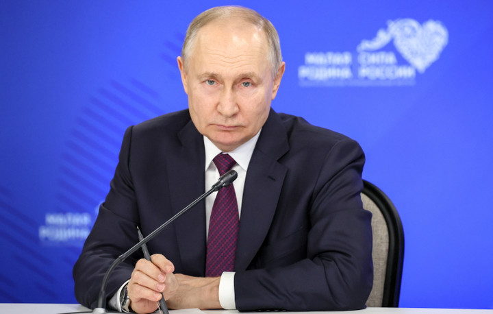 Tổng thống Nga Vladimir Putin trong cuộc họp với các lãnh đạo địa phương của Nga ngày 16/1 tái Moskva. (Ảnh: TASS)