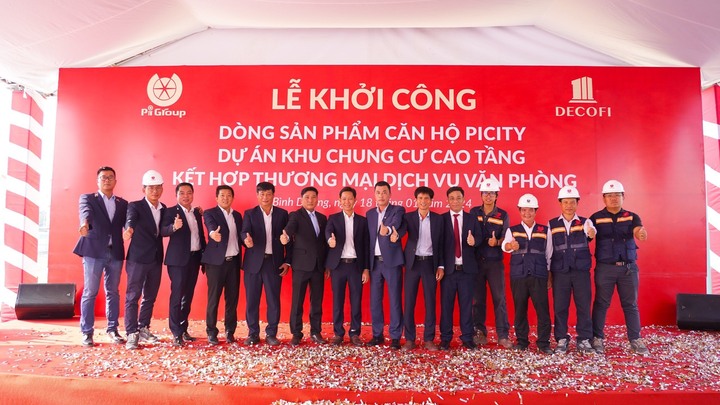 Đại diện đơn vị phát triển dự án cùng tổng thầu và các đối tác tại Lễ Khởi công dòng sản phẩm căn hộ Picity.