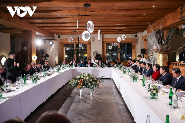 Toàn cảnh tọa đàm.