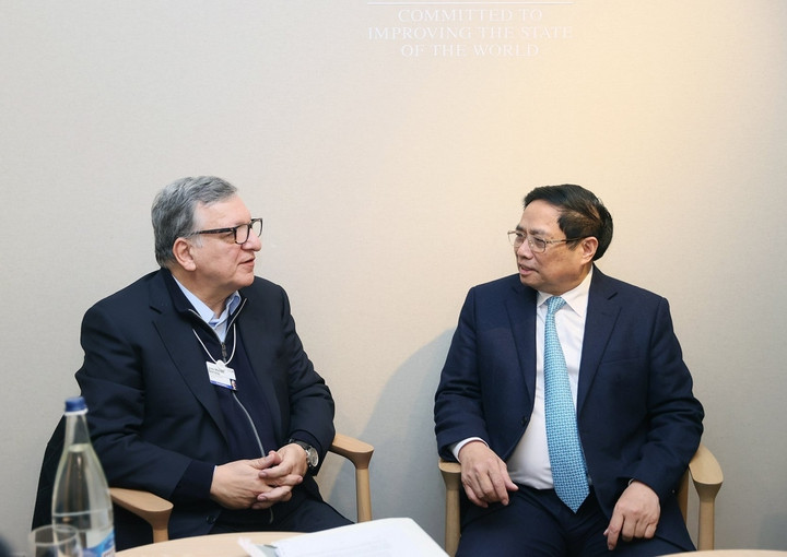 Thủ tướng Phạm Minh Chính gặp Chủ tịch GAVI Jose Manuel Barroso.