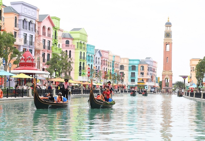 Grand World - Phân khu Venice sẽ điểm mua sắm hấp dẫn quy tụ các gian hàng nhập khẩu quốc tế.