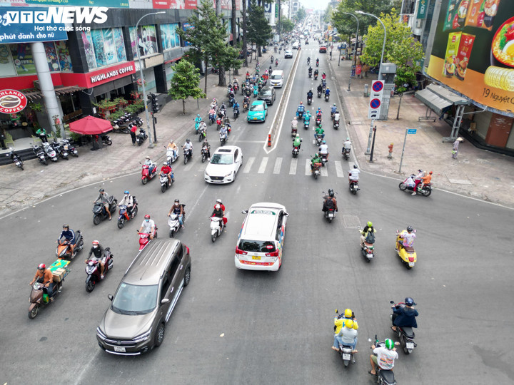 Thời tiết TP.HCM hôm nay 22/1, sáng sớm không khí mát mẻ, trời ít mây, ít mưa, có nắng từ sớm.