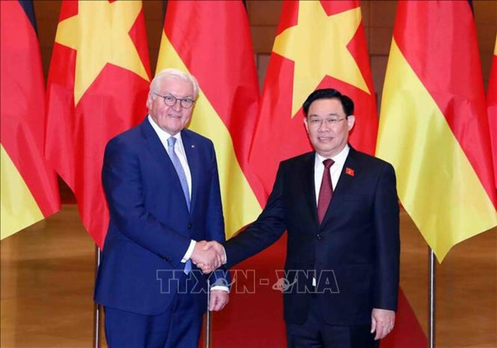 Chủ tịch Quốc hội Vương Đình Huệ với Tổng thống Cộng hoà Liên bang Đức Frank-Walter Steinmeier.