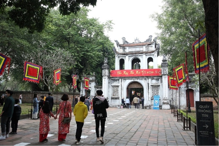 Hà Nội cần thêm những chương trình có quy mô lớn bên cạnh các điểm đến truyền thống dịp Tết.
