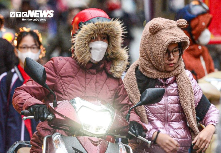Ngày 25/1, nhiệt độ Hà Nội ở ngưỡng rét hại. (Ảnh minh hoạ: Viên Minh)