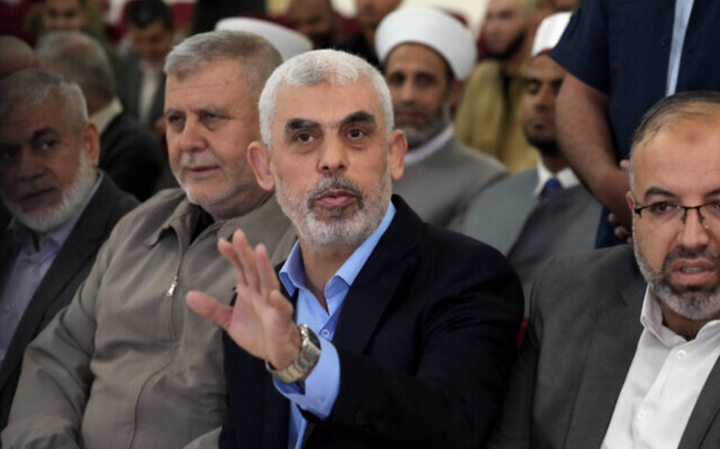 Lãnh đạo Hamas Yahya Sinwar ở Gaza. (Ảnh: AP)-