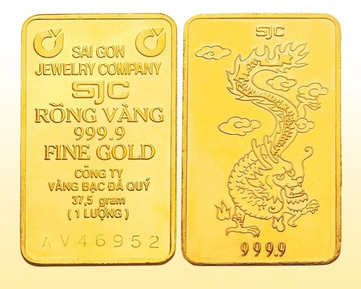 Trên mặt miếng vàng SJC có in hình rồng và 4 số 9. (Ảnh: SJC)
