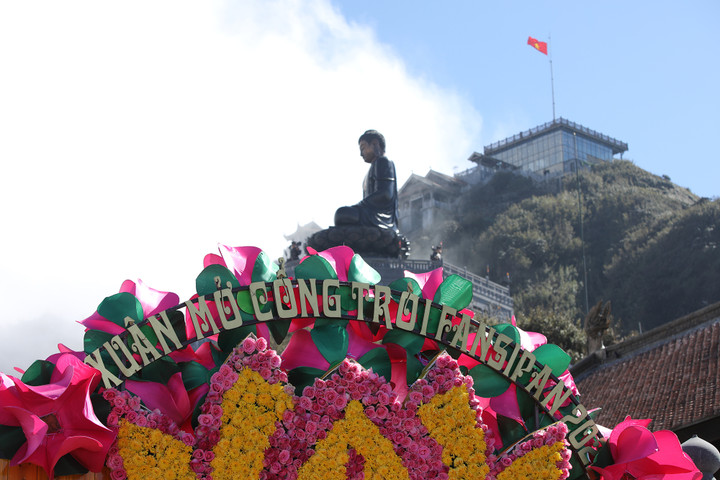 Khách thập phương đón chờ những lễ hội văn hóa dịp Tết Nguyên đán tại Sa Pa.