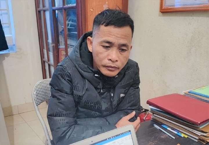 Đối tượng Vương Hùng Thuân tại cơ quan Công an. (Ảnh: Công an Gia Lai)