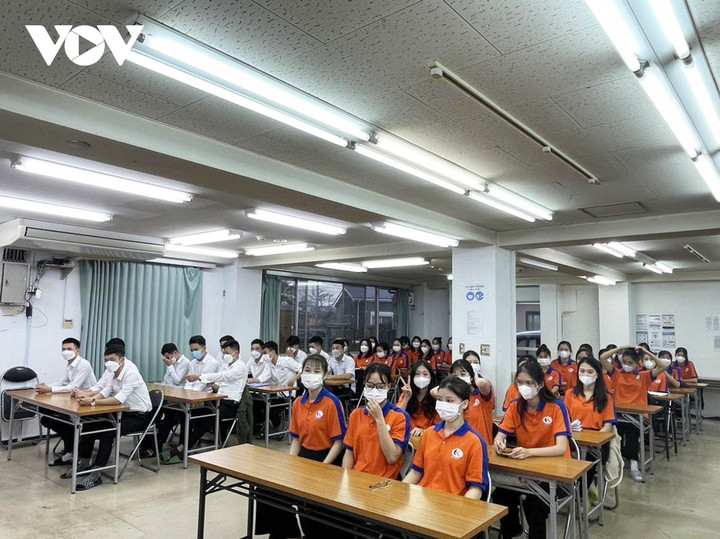 Thực tập sinh Việt Nam tại một lớp học trước khi làm việc tại các công ty Nhật Bản.