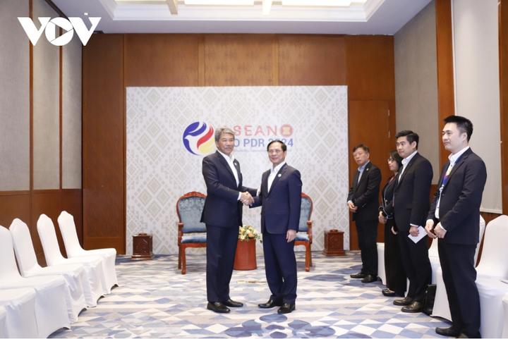 Bộ trưởng Ngoại giao Việt Nam Bùi Thanh Sơn tiếp Bộ trưởng Ngoại giao Malaysia Dato’ Seri Utama Haji Mohamad Bin Haji Hasan.