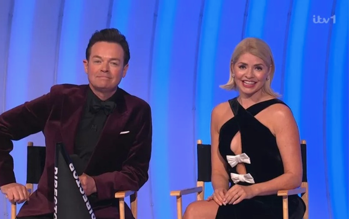 Holly Willoughby xin lỗi vì sự cố trên sóng.