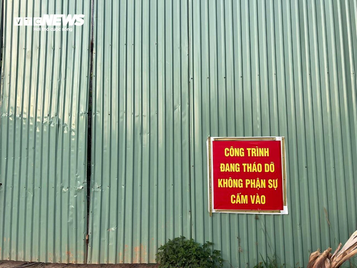 Cận cảnh khách sạn 12 tầng xây trái phép ở Phú Quốc đang được chủ đầu tư tháo dỡ - 3