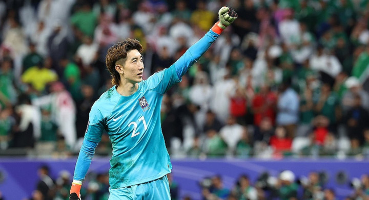 Thủ môn Jo Hyeon-woo