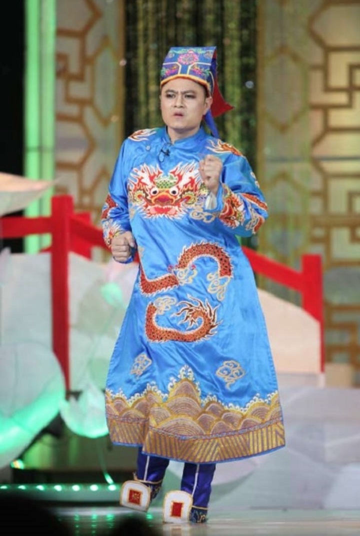 Tự Long là Táo có nhiều bài ca bất hủ nhất chương trình.