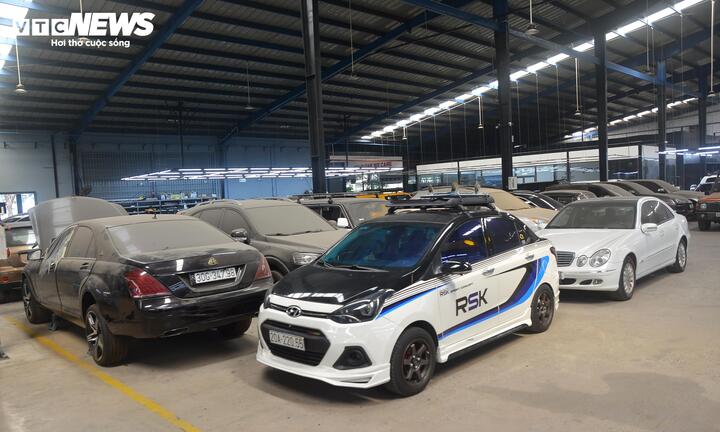 Nhiều người tại TP.HCM đưa xe đến các trung tâm để bảo trì, bảo dưỡng. (Ảnh: Đại Việt)