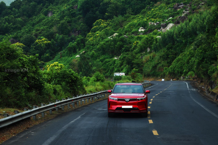 “Chiến mã” VF 9 khiến anh Trường từ một người hoài nghi trở thành “kẻ trung thành” của hãng xe Việt. (Ảnh: NVCC)