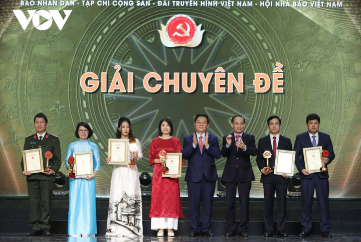 Thủ tướng: Phải đặc biệt coi trọng và đẩy mạnh công tác xây dựng, chỉnh đốn Đảng - 3