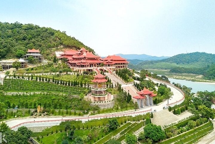 Các ngôi miếu rất đẹp có tiếng ở Quảng Ninh  - 5