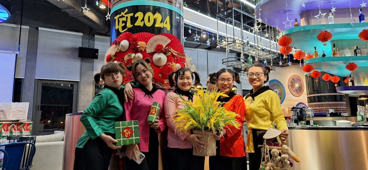 Góc check-in Tết ở khách sạn SOJO Hotel Lao Cai.