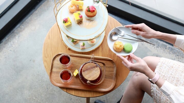Tận hưởng trọn ngày xuân với thực đơn Tết bao gồm trà và bánh bên trên SOJO Hotels.
