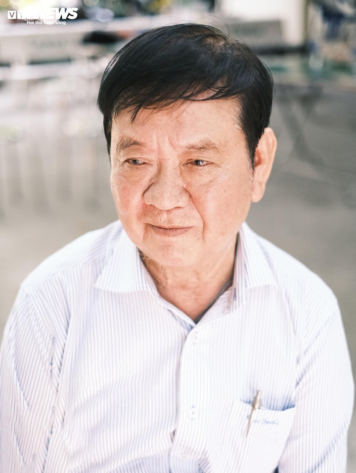 ‘Người vác tù và hàng tổng’ bật khóc khi nhắc đến việc chia tay các nghệ sĩ ở khu dưỡng lão, kết thúc 17 năm "chiều chuộng nghệ sĩ" hơn cha mẹ mình.