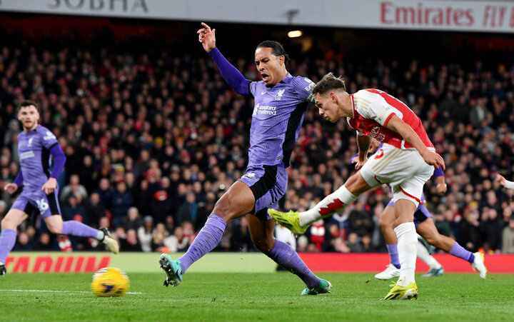 Trossard ghi bàn ấn định chiến thắng 3-1 cho Arsenal. (Ảnh: Getty Images)