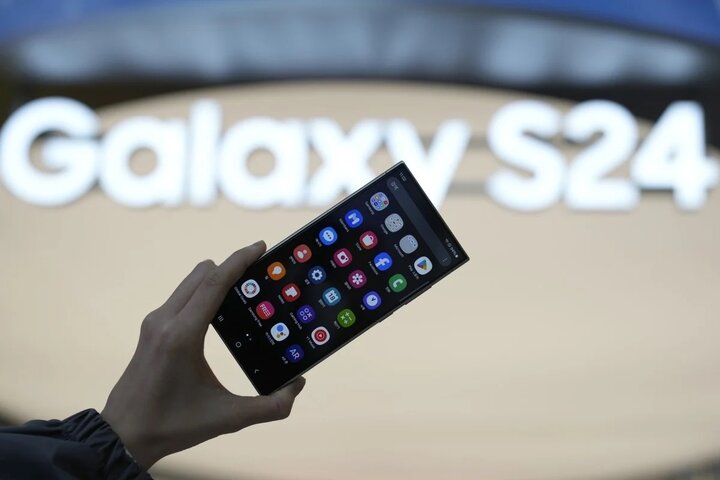 Samsung Galaxy S24 phiên bản dành cho thị trường Trung Quốc bị than phiền về tính năng tìm kiếm bằng AI.