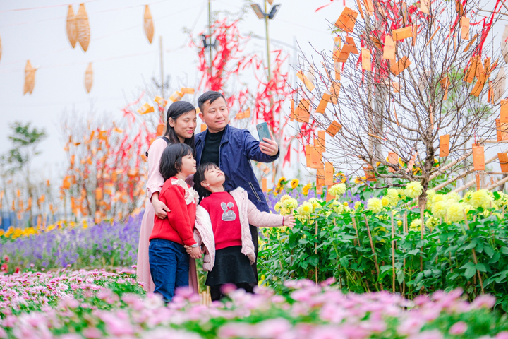 Vì sao những ngày Tết luôn trôi qua thật nhanh? (Ảnh minh họa: Home Hanoi Xuan)