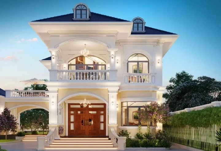 Thiết kế kiến ​​trúc biệt thự tân cổ điển sẽ không thể hoàn thiện nếu thiếu đi những chiếc đèn chùm và đèn cột trang trí. Nếu quan sát ngôi nhà này, bạn sẽ nhận thấy kiến ​​trúc sư đã đặt rất nhiều đèn chiếu sáng phía bên ngoài để tạo thêm điểm nhấn. (Ảnh: Vinavic)