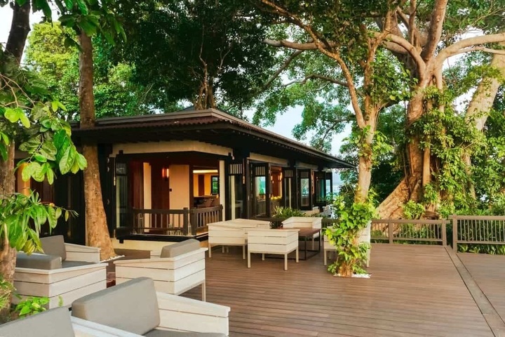 Mẫu thiết kế quán cafe sân vườn hòa vào thiên nhiên. (Ảnh: enhome)