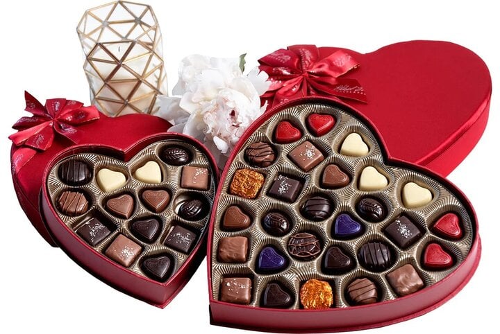 Tại sao tặng chocolate làm món quà tình yêu trong ngày Valentine? (Ảnh: EthelM)