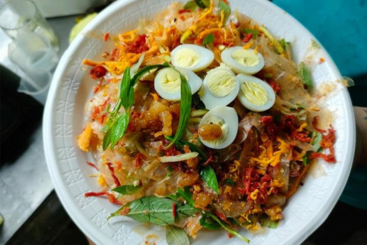 Quán bán tại số 286 Liên Tỉnh 5, Quận 8, mở cửa từ 14h30 – 22h30 mỗi ngày.