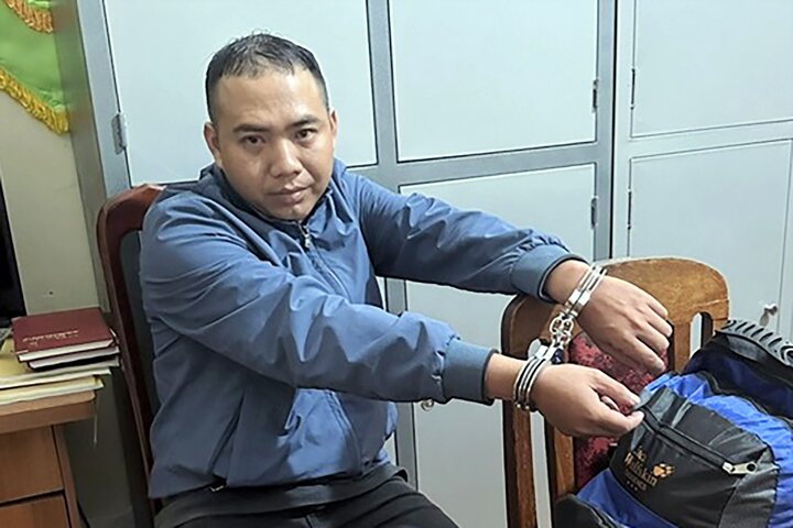 Nghi phạm cướp ngân hàng Nguyễn Thành Trung bị bắt sau 10 giờ gây án. (Ảnh: Công an cung cấp)