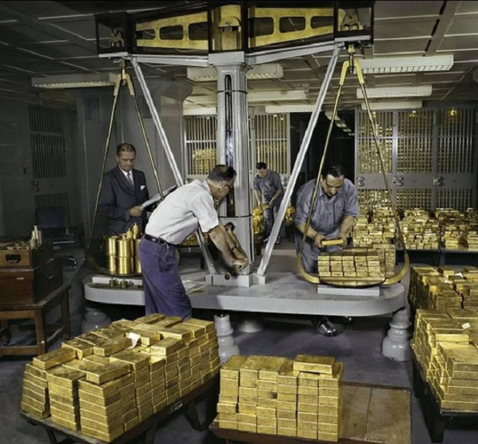 Bên trong hầm chứa vàng lớn nhất thế giới