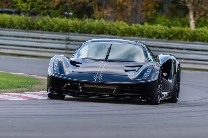 Lotus Evija.