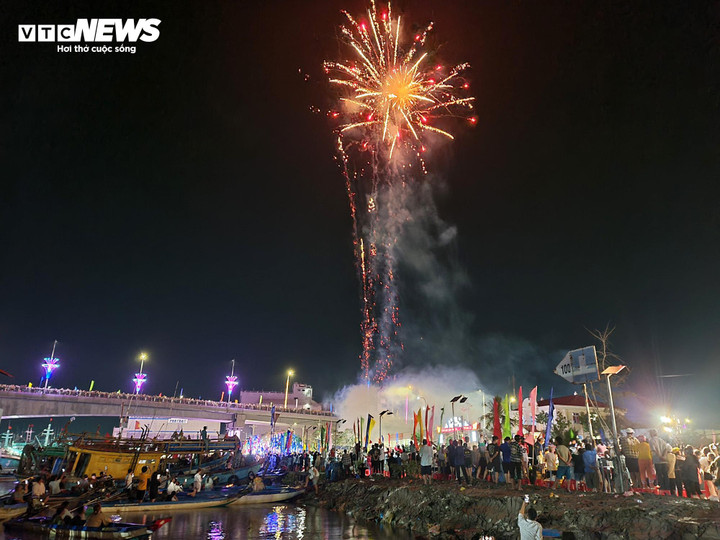 Cà Mau bố trí 4 điểm bắn pháo hoa tại huyện Trần Văn Thời, huyện Thới Bình, huyện Năm Căn, TP Cà Mau.