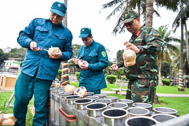 Đêm giao thừa Tết Nguyên đán 2024, Thủ đô Hà Nội dự kiến có 31 điểm bắn pháo hoa, trong đó có 4 trận địa bắn pháo hoa tầm cao kết hợp pháo hoa tầm thấp và hỏa thuật; 3 trận địa bắn pháo hoa tầm cao kết hợp tầm thấp 24 trận địa pháo hoa tầm thấp.