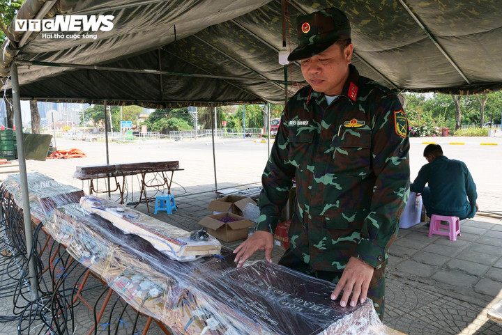 9 điểm bắn pháo hoa tầm thấp tại công viên văn hóa Đầm Sen (quận 11), khu di tích Láng Le Bàu Cò (huyện Bình Chánh), quảng trường Rừng Sác (huyện Cần Giờ), khu di tích lịch sử Ngã Ba Giồng (huyện Hóc Môn), quảng trường Trung tâm hành chính Quận 7, khu dân cư Bình Trị Đông (quận Bình Tân), khu vực Nhà văn hóa huyện Củ Chi, đền Bến Nọc (TP Thủ Đức), công viên văn hóa quận Gò Vấp.