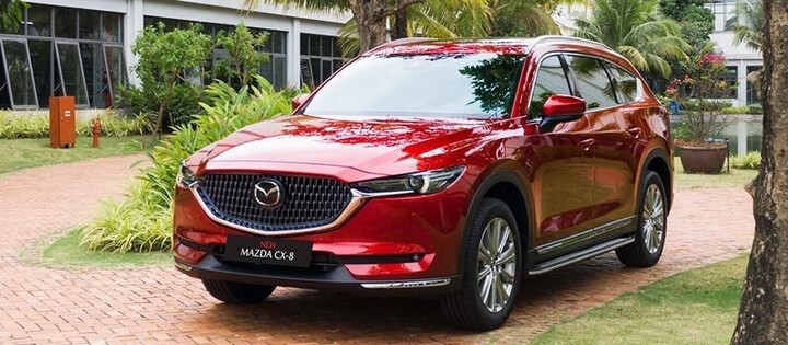 Sử dụng một chiếc xe màu đỏ đi xông nhà trong ngày đầu tiên của năm mới luôn mang lại sự may mắn, hứng khởi cho chủ nhà. (Ảnh minh hoạ)