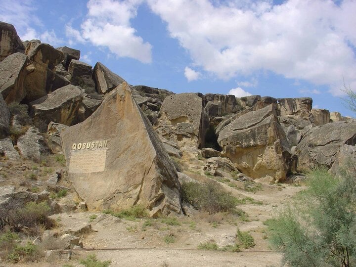 Khu bảo tồn Gobustan - Di sản thiên nhiên thế giới tại Azerbaijan - Ảnh: wikipedia