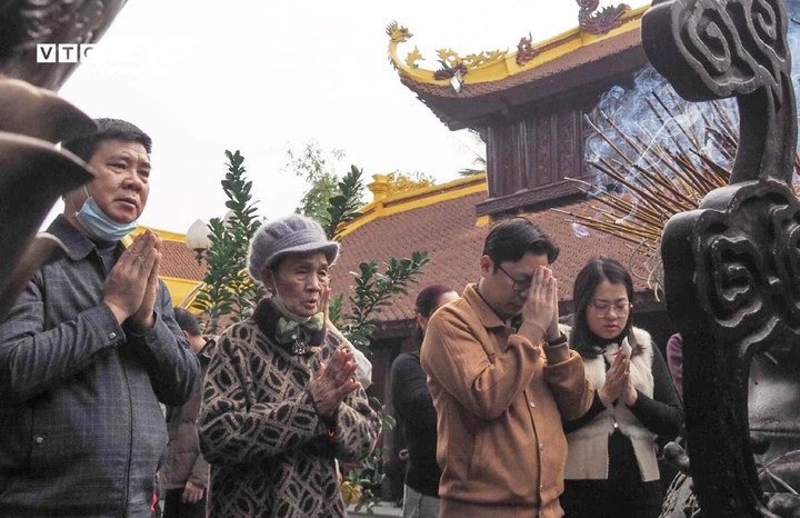 Mùng 3 Tết, miền Bắc trời rét, miền Nam ngày nắng, có nơi nắng nóng trên 35 độ C. (Ảnh minh hoạ: Viên Minh)