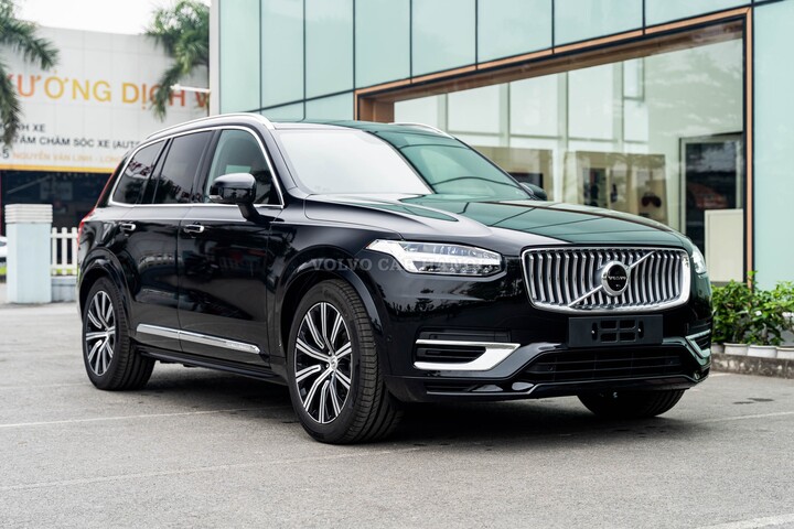 Volvo XC90 T8 Hybrid 2022 Recharge AWD là phiên bản hybrid sạc điện (plug-in hybrid) cao cấp nhất của dòng SUV 7 chỗ Volvo XC90. (Ảnh: Volvo)