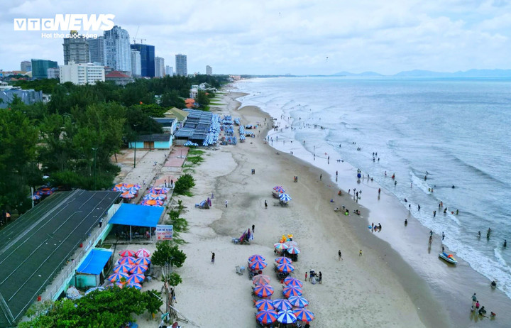 Biển động không ảnh hưởng quá nhiều đến việc du xuân, chơi Tết của du khách tại địa phương.